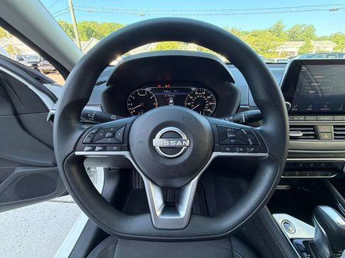 Used 2023 Nissan Altima 2.5 SV AWD/4WD image 25