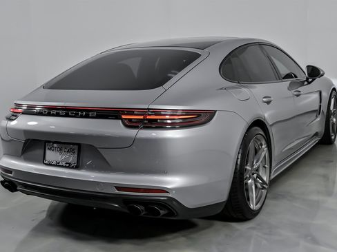 Used 2017 Porsche Panamera Turbo image 12