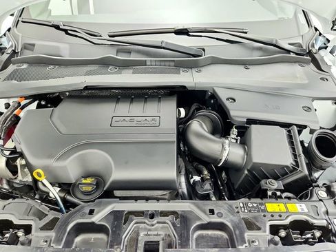 Certified 2024 Jaguar E-PACE R-Dynamic SE image 31