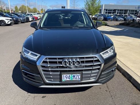 Used 2020 Audi Q5 Prestige w/ Prestige Package image 6