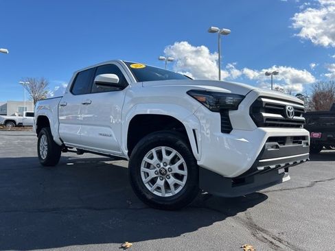 Used 2024 Toyota Tacoma SR5 image 3