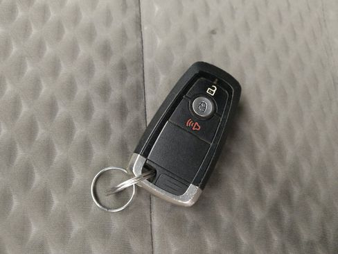 Used 2020 Ford Escape SE FWD image 32