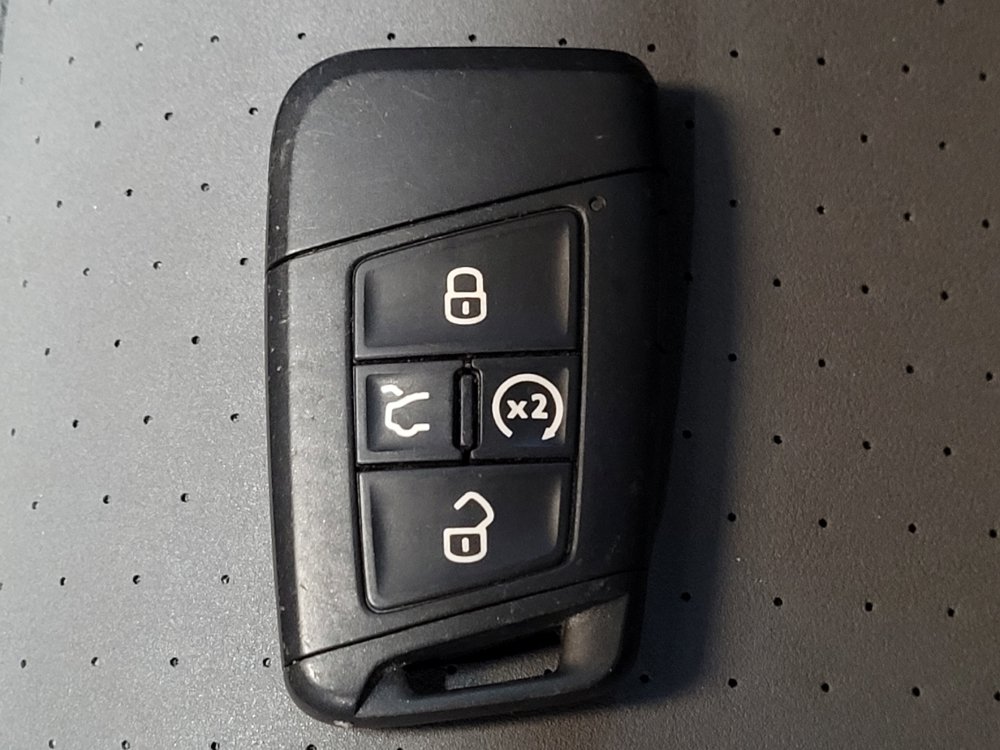 Used 2025 Volkswagen Jetta SE FWD image 32