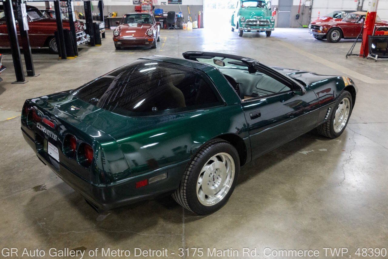 Used 1995 Chevrolet Corvette Coupe RWD image 8