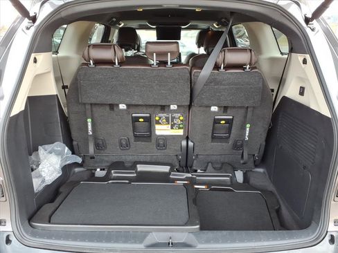 Certified 2023 Toyota Sienna Platinum image 13