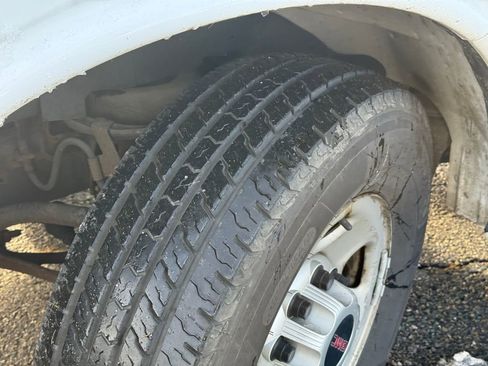 Used 2017 GMC Savana 2500 image 15