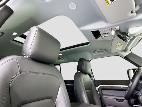 New 2026 Land Rover Defender 110 X-Dynamic SE AWD/4WD image 19