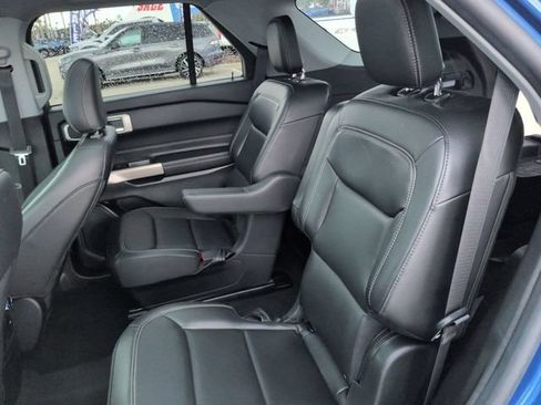 Certified 2022 Ford Explorer XLT w/ Equipment Group 202A RWD image 13