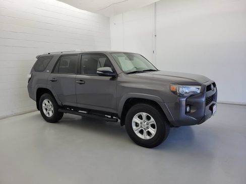 Used 2017 Toyota 4Runner SR5 Premium RWD image 4