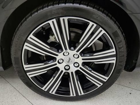 Used 2023 Volvo S90 B6 Plus AWD/4WD image 94