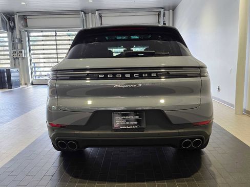 Used 2024 Porsche Cayenne S image 6