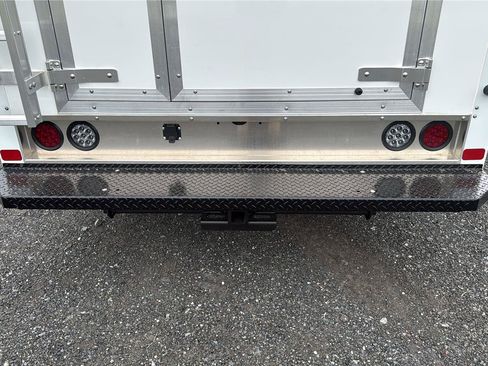 New 2027 Ford E-350 and Econoline 350 Super Duty RWD image 29