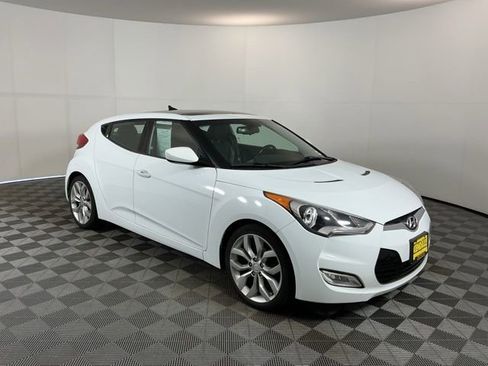 Used 2015 Hyundai Veloster w/ Option Group 02 FWD image 3