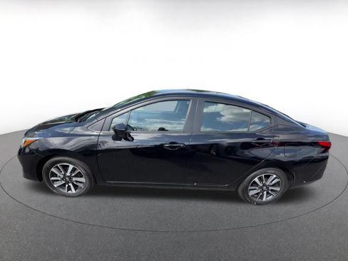 Used 2025 Nissan Versa SV FWD image 9