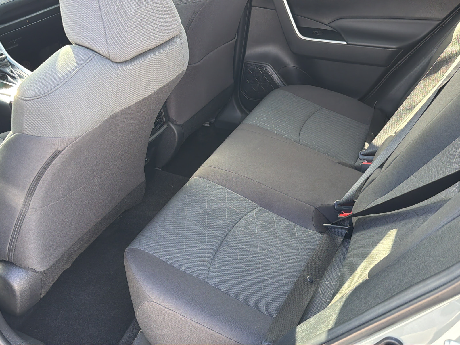 Used 2023 Toyota RAV4 XLE w/ Convenience Package FWD image 33