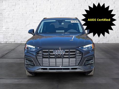 Used 2025 Audi Q5 2.0T Premium w/ Convenience Plus Package image 3