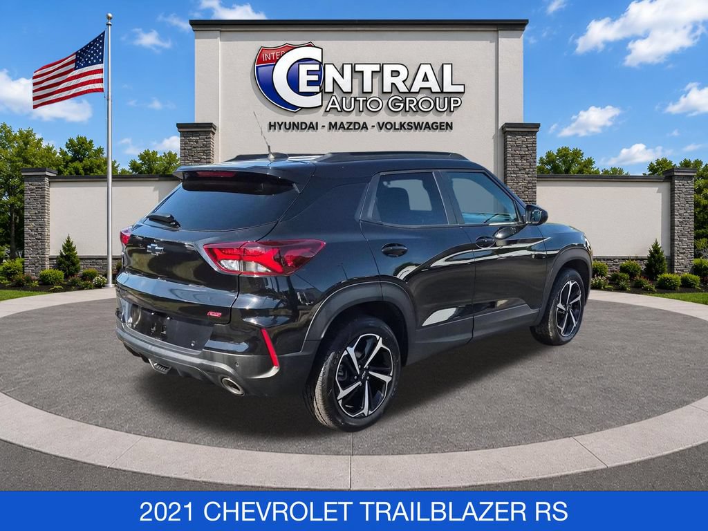 Used 2021 Chevrolet TrailBlazer RS w/ Sun and Liftgate Package AWD/4WD image 8