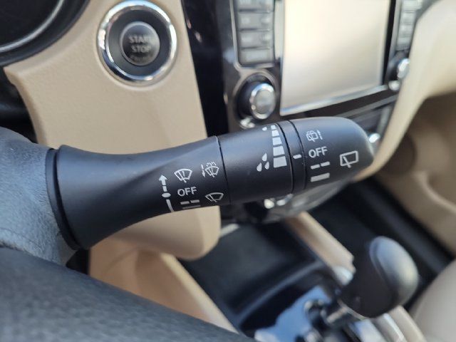 Used 2016 Nissan Rogue SL FWD image 27