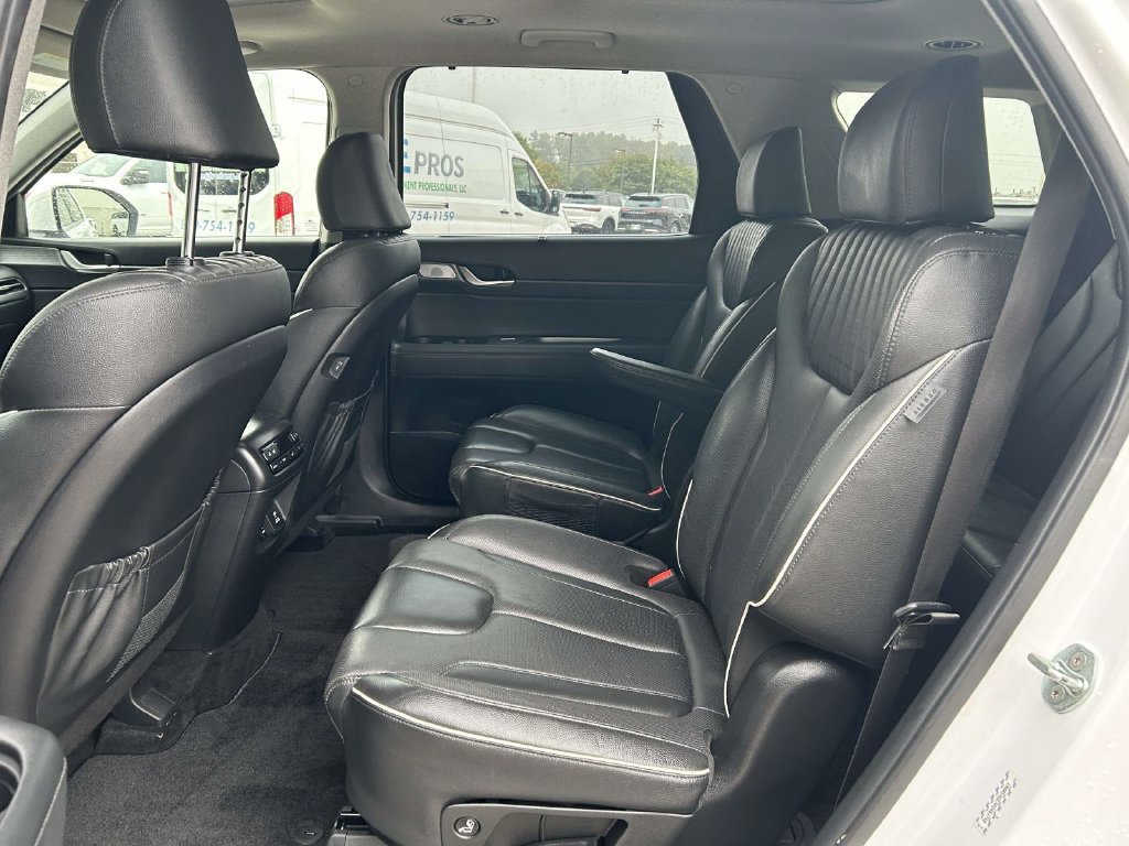 Used 2023 Hyundai Palisade Limited w/ Cargo Package FWD image 10