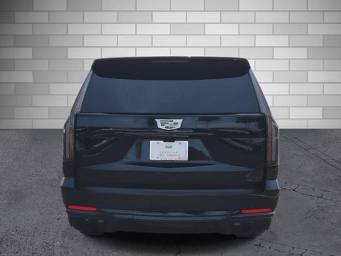 Certified 2025 Cadillac Escalade ESV V w/ LPO, ONYX Package AWD/4WD image 4