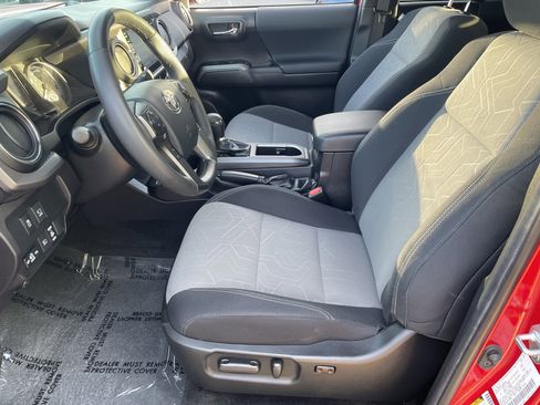 Used 2023 Toyota Tacoma TRD Sport image 18