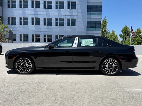 New 2026 BMW 740i w/ Premium Package RWD image 3