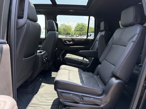 Used 2022 Chevrolet Suburban RST w/ Luxury Package AWD/4WD image 31