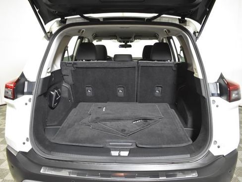 Used 2022 Nissan Rogue SV AWD/4WD image 28