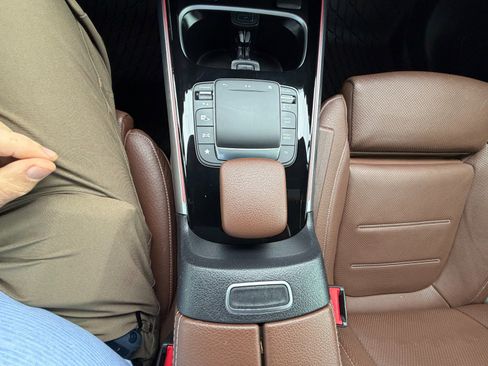Used 2023 Mercedes-Benz GLB 250 4MATIC image 17