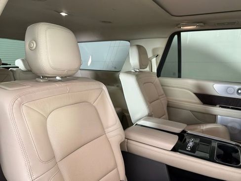 Used 2020 Lincoln Navigator L Reserve w/ Luxury Package image 30