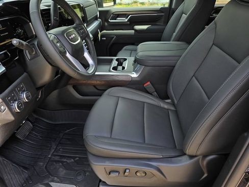 New 2026 GMC Sierra 2500 SLT AWD/4WD image 14