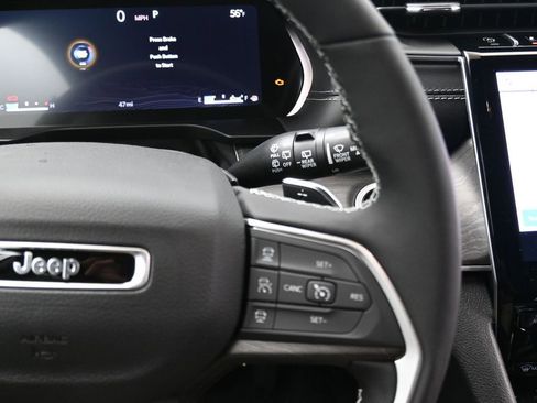 New 2025 Jeep Grand Cherokee Limited w/ Black Appearance Package image 25