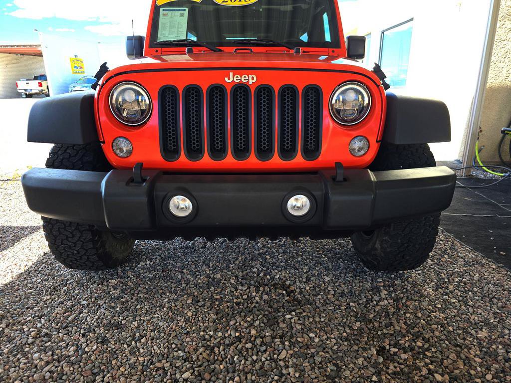 Used 2015 Jeep Wrangler Unlimited Rubicon w/ Connectivity Group AWD/4WD image 28