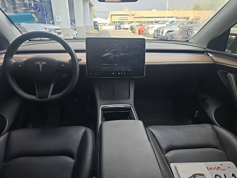 Used 2024 Tesla Model Y Long Range image 5