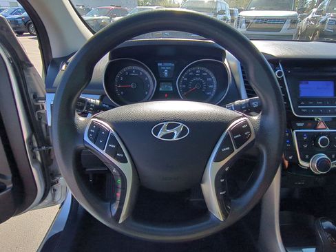 Used 2014 Hyundai Elantra GT image 17