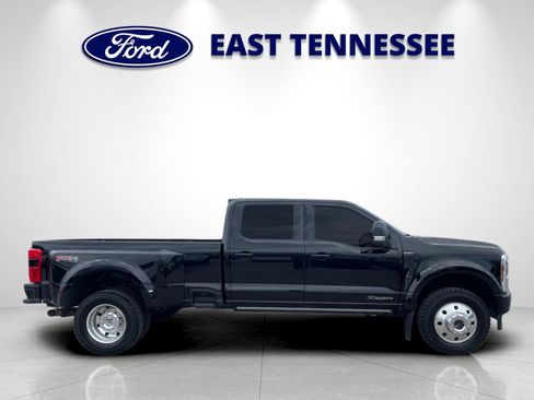 Used 2025 Ford F450 Platinum w/ FX4 Off-Road Package AWD/4WD image 2