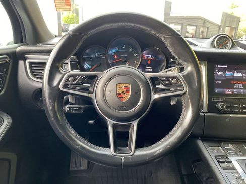 Used 2018 Porsche Macan AWD/4WD image 19