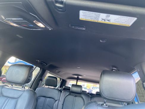 Used 2023 Jeep Wagoneer L Series II RWD image 29