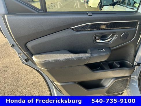 Certified 2025 Honda Pilot Elite image 11
