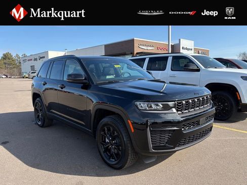 New 2026 Jeep Grand Cherokee Altitude AWD/4WD image 1