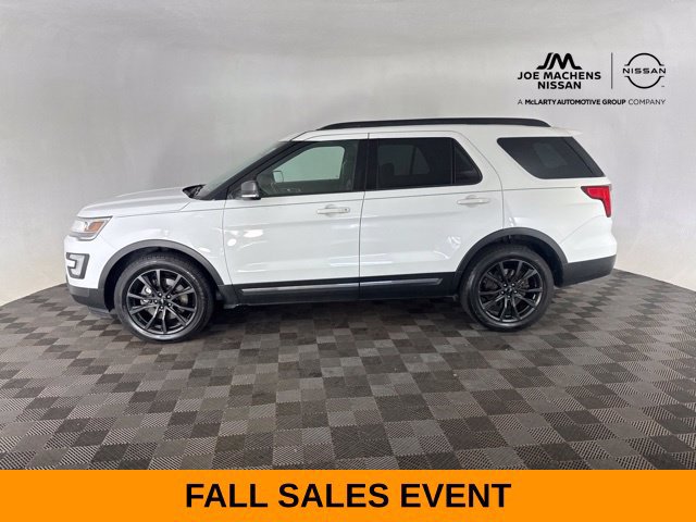 Used 2017 Ford Explorer XLT w/ Equipment Group 202A AWD/4WD image 10
