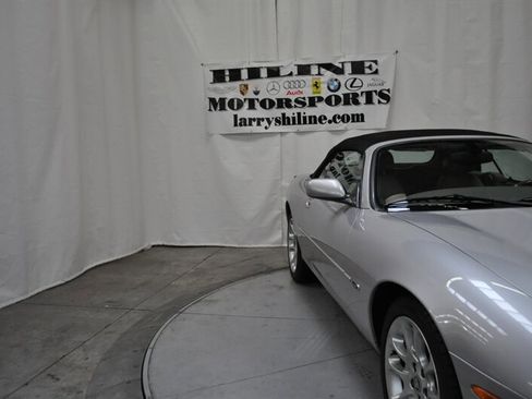 Used 2001 Jaguar XKR Convertible image 13
