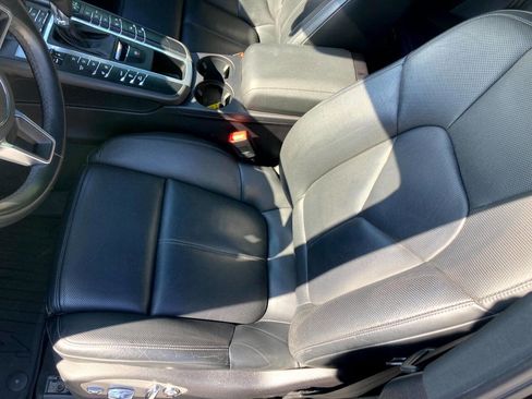 Used 2020 Porsche Macan image 13