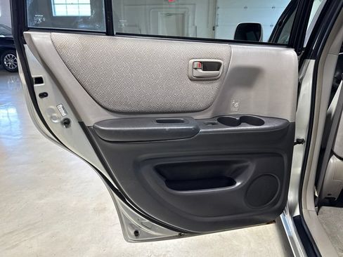 Used 2002 Toyota Highlander 2WD image 23