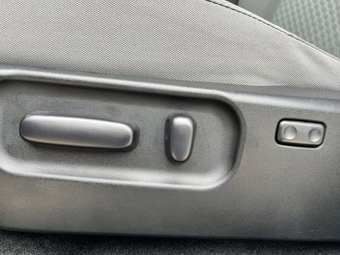 Used 2022 Toyota Tacoma SR5 w/ Technology Package image 23