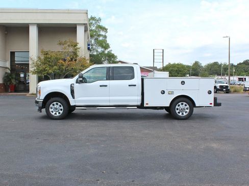 Used 2024 Ford F250 XLT w/ FX4 Off-Road Package AWD/4WD image 10