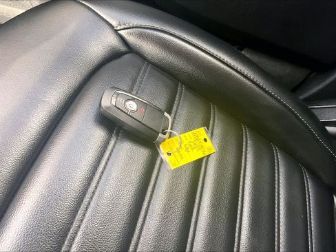 Used 2022 Ford Edge SEL AWD/4WD image 15