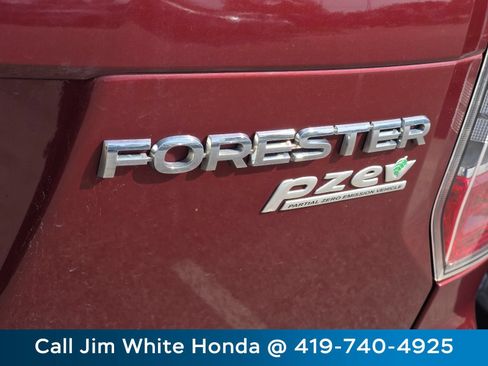 Used 2015 Subaru Forester 2.5i Premium w/ All-Weather Package AWD/4WD image 10