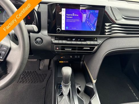 Used 2025 Toyota Camry LE image 12