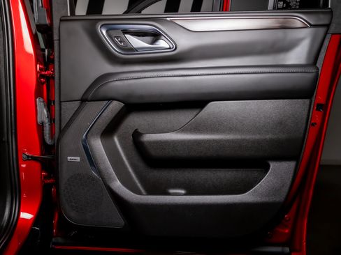 Used 2022 Chevrolet Suburban LT w/ Luxury Package image 40